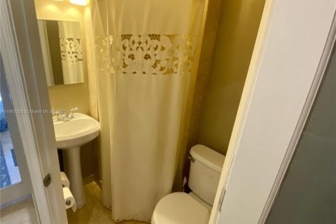Casa en venta en Miami, Florida, 3 dormitorios, 103.12 m2 № 1953914 - foto 24
