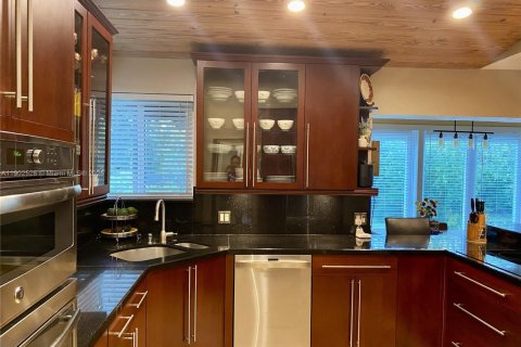 Casa en venta en Miami, Florida, 3 dormitorios, 103.12 m2 № 1953914 - foto 7