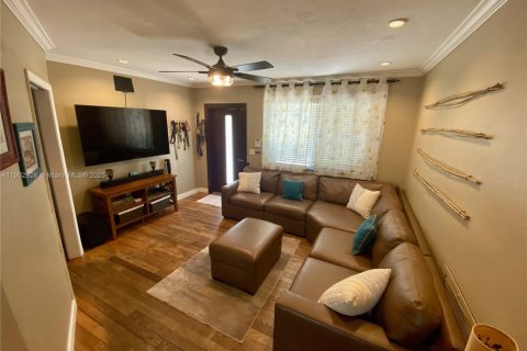 Casa en venta en Miami, Florida, 3 dormitorios, 103.12 m2 № 1953914 - foto 16