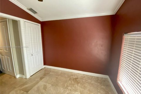 Casa en venta en Miami, Florida, 3 dormitorios, 103.12 m2 № 1953914 - foto 29