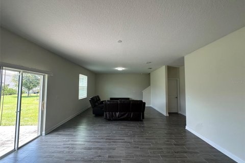 House in Davenport, Florida 4 bedrooms, 246.66 sq.m. № 1914997 - photo 6