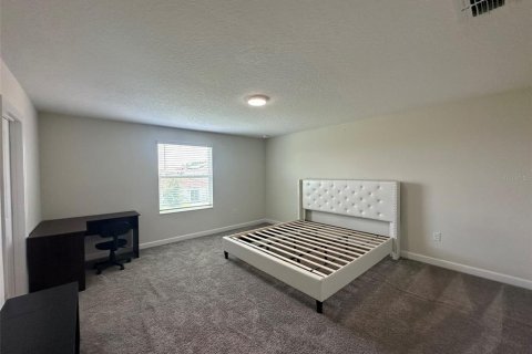 House in Davenport, Florida 4 bedrooms, 246.66 sq.m. № 1914997 - photo 24