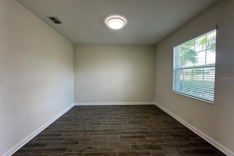 House in Davenport, Florida 4 bedrooms, 246.66 sq.m. № 1914997 - photo 20