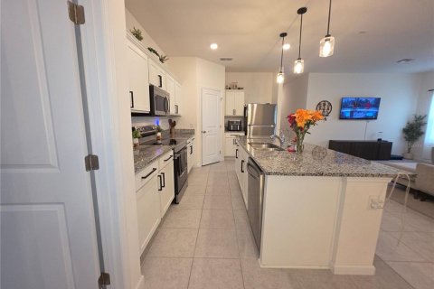 House in Sanford, Florida 4 bedrooms, 179.49 sq.m. № 2237655 - photo 7