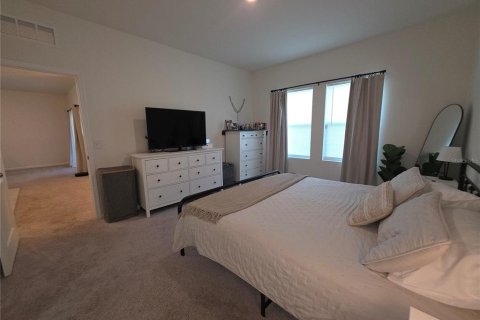 House in Sanford, Florida 4 bedrooms, 179.49 sq.m. № 2237655 - photo 16