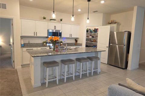 House in Sanford, Florida 4 bedrooms, 179.49 sq.m. № 2237655 - photo 8