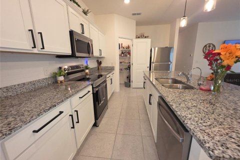 House in Sanford, Florida 4 bedrooms, 179.49 sq.m. № 2237655 - photo 6