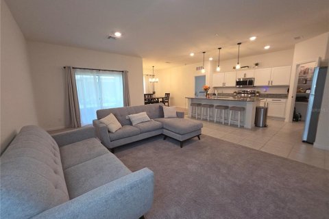 House in Sanford, Florida 4 bedrooms, 179.49 sq.m. № 2237655 - photo 12