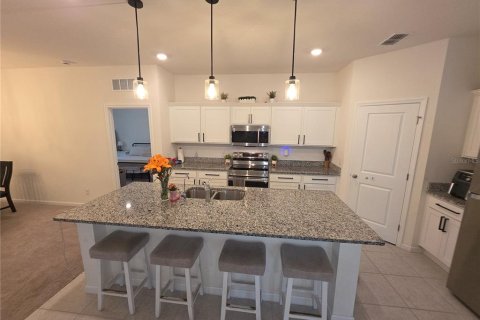 House in Sanford, Florida 4 bedrooms, 179.49 sq.m. № 2237655 - photo 5
