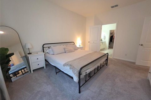 House in Sanford, Florida 4 bedrooms, 179.49 sq.m. № 2237655 - photo 17