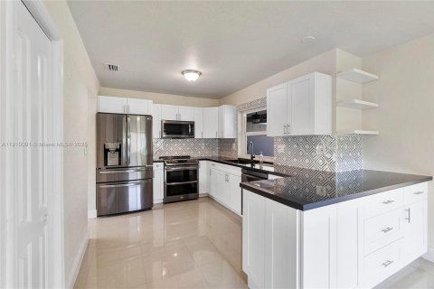 Villa ou maison à vendre à Coral Springs, Floride: 3 chambres, 147.34 m2 № 2082460 - photo 3