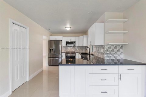 Villa ou maison à vendre à Coral Springs, Floride: 3 chambres, 147.34 m2 № 2082460 - photo 14