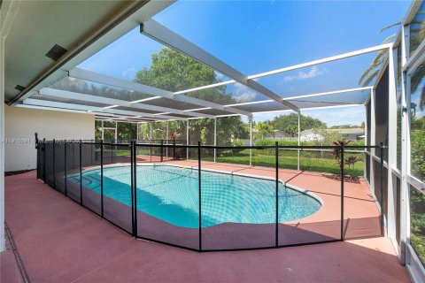 Villa ou maison à vendre à Coral Springs, Floride: 3 chambres, 147.34 m2 № 2082460 - photo 18