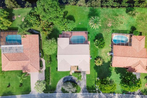 Villa ou maison à vendre à Coral Springs, Floride: 3 chambres, 147.34 m2 № 2082460 - photo 2