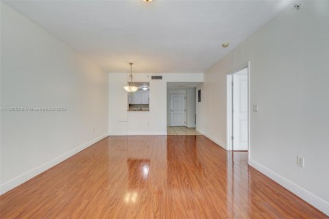 Copropriété à louer à Miami, Floride: 1 chambre, 77.85 m2 № 1943523 - photo 7