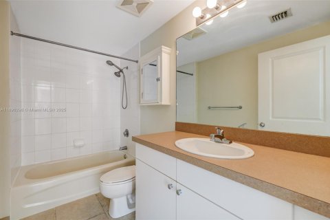 Copropriété à louer à Miami, Floride: 1 chambre, 77.85 m2 № 1943523 - photo 12