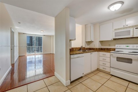 Copropriété à louer à Miami, Floride: 1 chambre, 77.85 m2 № 1943523 - photo 14