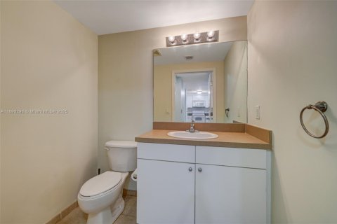 Copropriété à louer à Miami, Floride: 1 chambre, 77.85 m2 № 1943523 - photo 20