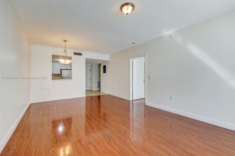 Copropriété à louer à Miami, Floride: 1 chambre, 77.85 m2 № 1943523 - photo 6