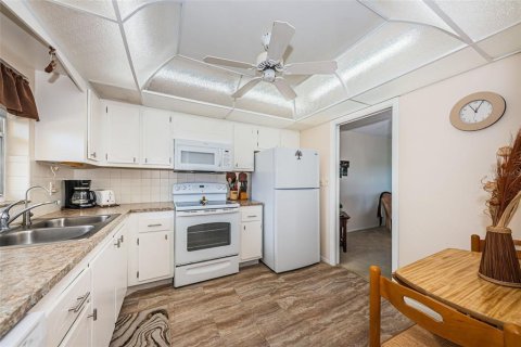 Купить кондоминиум в Сент-Питерсберг, Флорида 6 комнат, 96.62м2, № 2233665 - фото 8