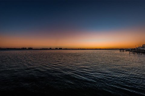 Купить кондоминиум в Сент-Питерсберг, Флорида 6 комнат, 96.62м2, № 2233665 - фото 15