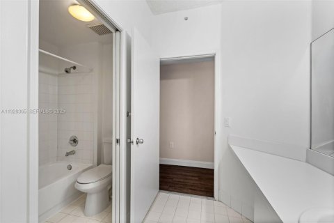 Copropriété à louer à Davie, Floride: 2 chambres, 109.9 m2 № 1986807 - photo 14