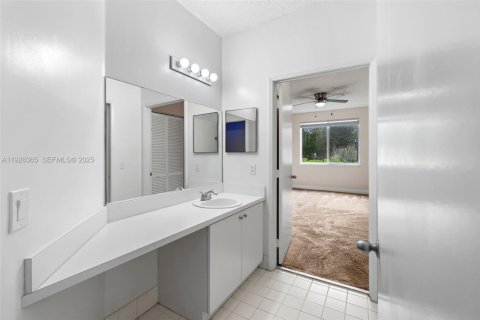 Copropriété à louer à Davie, Floride: 2 chambres, 109.9 m2 № 1986807 - photo 12
