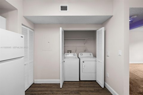 Copropriété à louer à Davie, Floride: 2 chambres, 109.9 m2 № 1986807 - photo 8