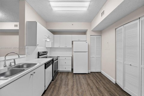 Copropriété à louer à Davie, Floride: 2 chambres, 109.9 m2 № 1986807 - photo 6