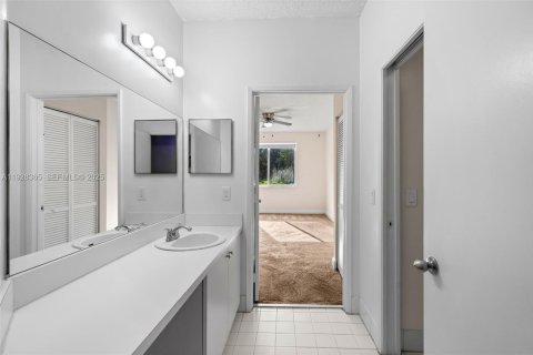 Copropriété à louer à Davie, Floride: 2 chambres, 109.9 m2 № 1986807 - photo 13