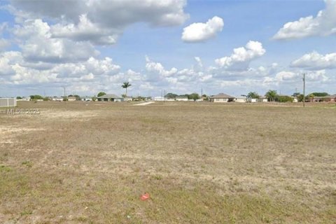 Land in Cape Coral, Florida № 1867914 - photo 2