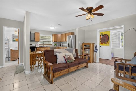 House in DeBary, Florida 2 bedrooms, 75.99 sq.m. № 2237336 - photo 8