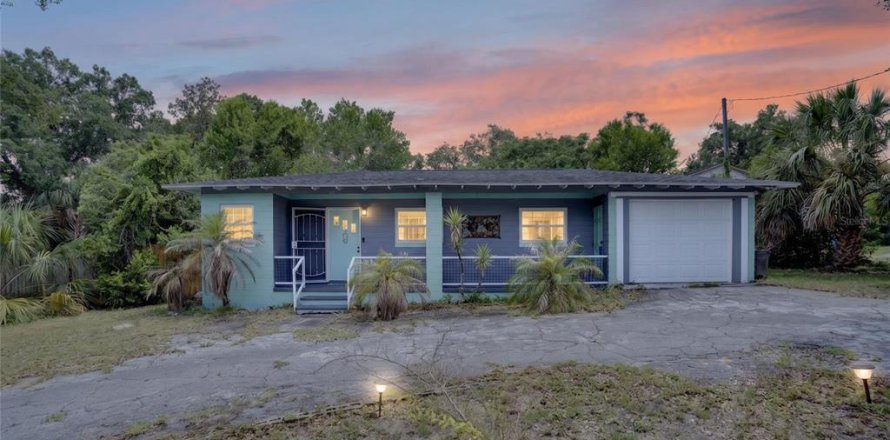House in DeBary, Florida 2 bedrooms, 75.99 sq.m. № 2237336