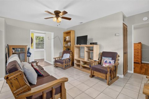 House in DeBary, Florida 2 bedrooms, 75.99 sq.m. № 2237336 - photo 9