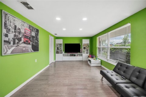 House in Mulberry, Florida 3 bedrooms, 108.88 sq.m. № 1883117 - photo 7