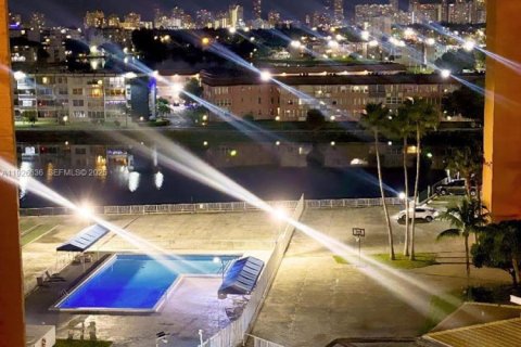 Condo in Miami, Florida, 1 bedroom  № 1986548 - photo 3