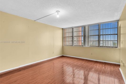 Condominio en venta en Miami, Florida, 1 dormitorio, 79.99 m2 № 1986548 - foto 24