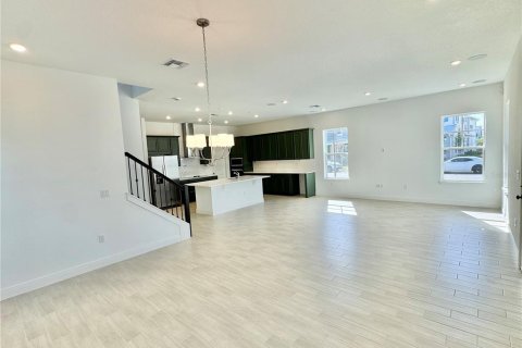 Villa ou maison à louer à Orlando, Floride: 4 chambres, 262.45 m2 № 2128353 - photo 12