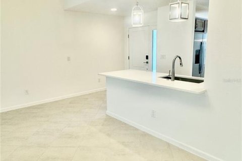 House in The Villages, Florida 3 bedrooms, 144.74 sq.m. № 1828525 - photo 7