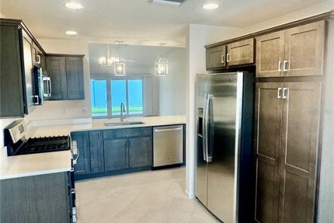 House in The Villages, Florida 3 bedrooms, 144.74 sq.m. № 1828525 - photo 4