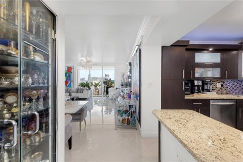 Купить кондоминиум в Авентура, Флорида 2 спальни, 99.68м2, № 1999672 - фото 12