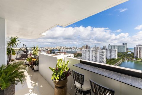 Купить кондоминиум в Авентура, Флорида 2 спальни, 99.68м2, № 1999672 - фото 2