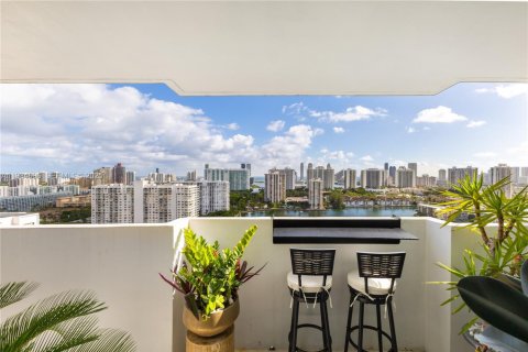 Кондоминиум с 2 спальнями в Авентура, Флорида № 1999672