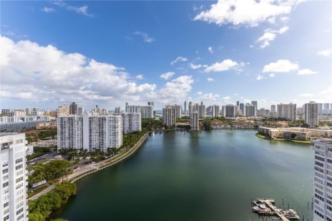 Купить кондоминиум в Авентура, Флорида 2 спальни, 99.68м2, № 1999672 - фото 11