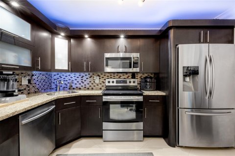 Купить кондоминиум в Авентура, Флорида 2 спальни, 99.68м2, № 1999672 - фото 15