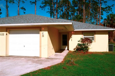 Commercial property in Palm Coast, Florida 6 bedrooms, 210.7 sq.m. № 1909651 - photo 3
