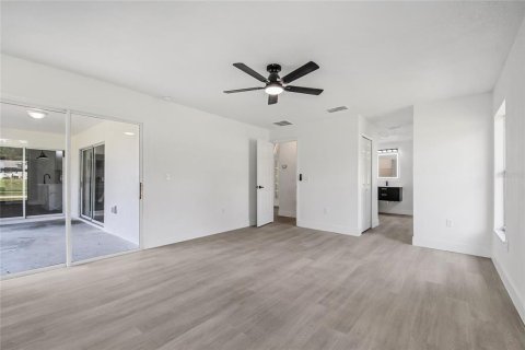 Casa en venta en Deltona, Florida, 3 dormitorios, 179.86 m2 № 2158036 - foto 20