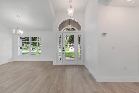 Casa en venta en Deltona, Florida, 3 dormitorios, 179.86 m2 № 2158036 - foto 15