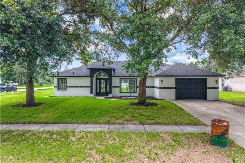 Casa en Deltona, Florida 3 dormitorios, 179.86 m2 № 2158036