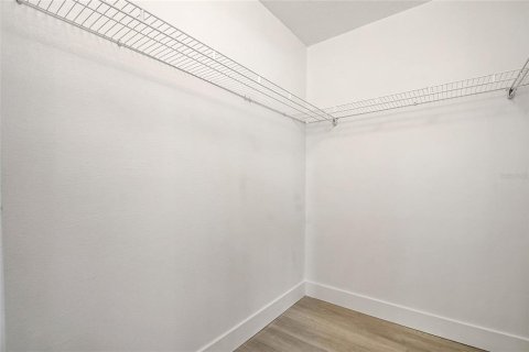 Casa en venta en Deltona, Florida, 3 dormitorios, 179.86 m2 № 2158036 - foto 26